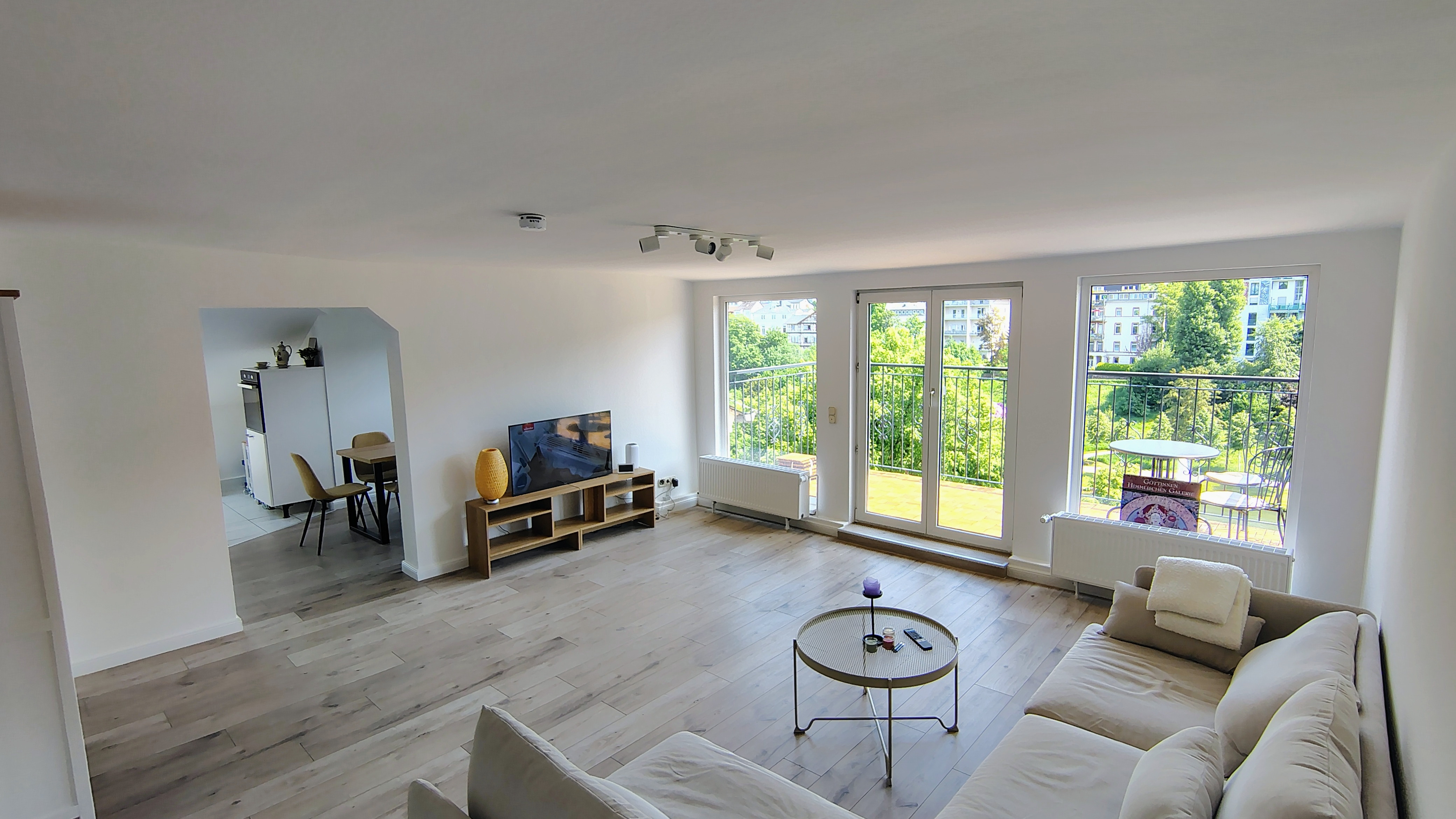 Living room · overview